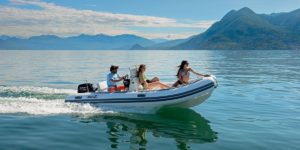 Noleggio gommone lago di Garda senza patente